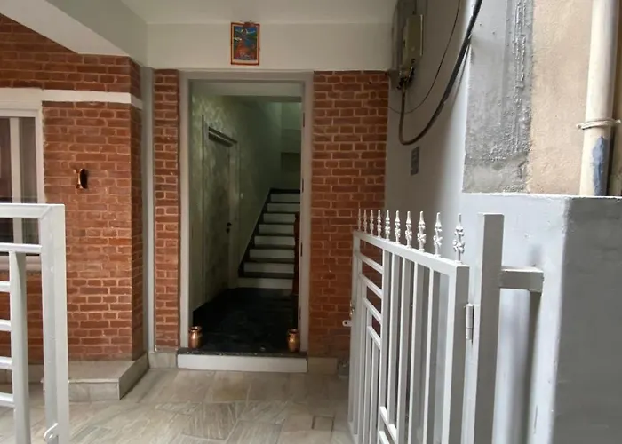 Tritara Apartment *
